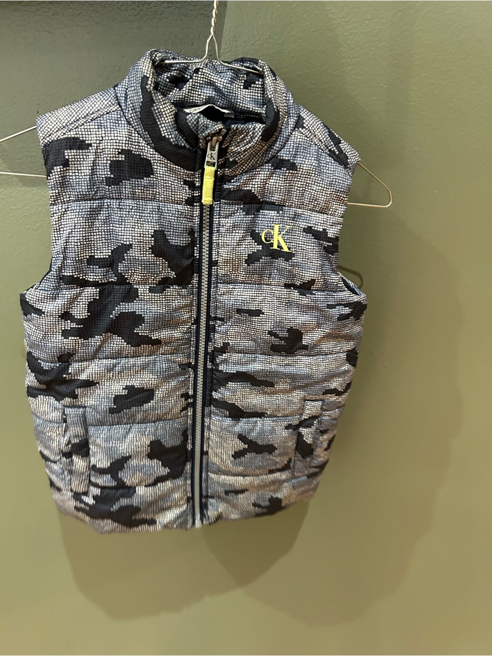 Calvin Klein Jeans Kids Grey & Black Camo Puffer Vest with Yellow Logo